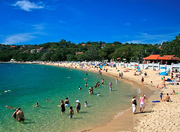 An image of Balmoral Beach, our lunch time beach pit stop on the best kids tour in Sydney